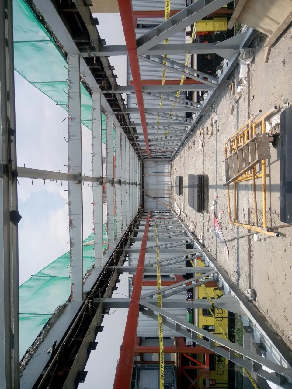 Trabajos de infraestructura en puente de la Ciudad de México